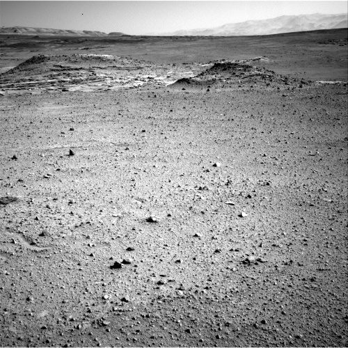 Zachytila sonda Curiosity UFO, alebo ide len o zrnko prachu na objektíve?