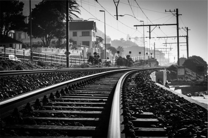 train-tracks-699263_960_720